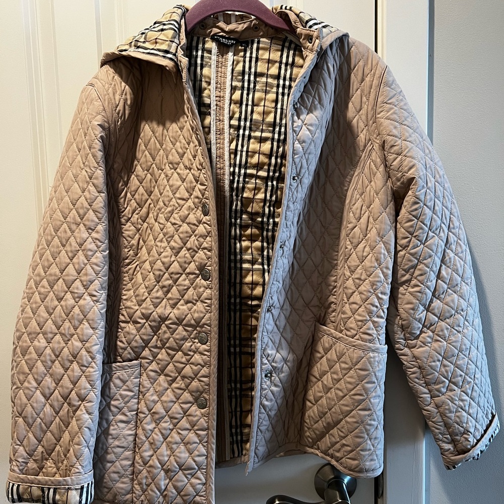 Burberry quilted jacket, size XL Girls, fits a size 2 womenswear